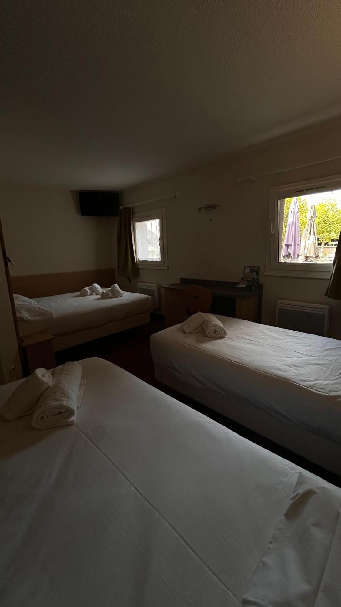 Villy-le-Pelloux Beaujour & Bonsoir Hotel - Restaurant מראה חיצוני תמונה